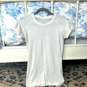 Lululemon swiftlytech white